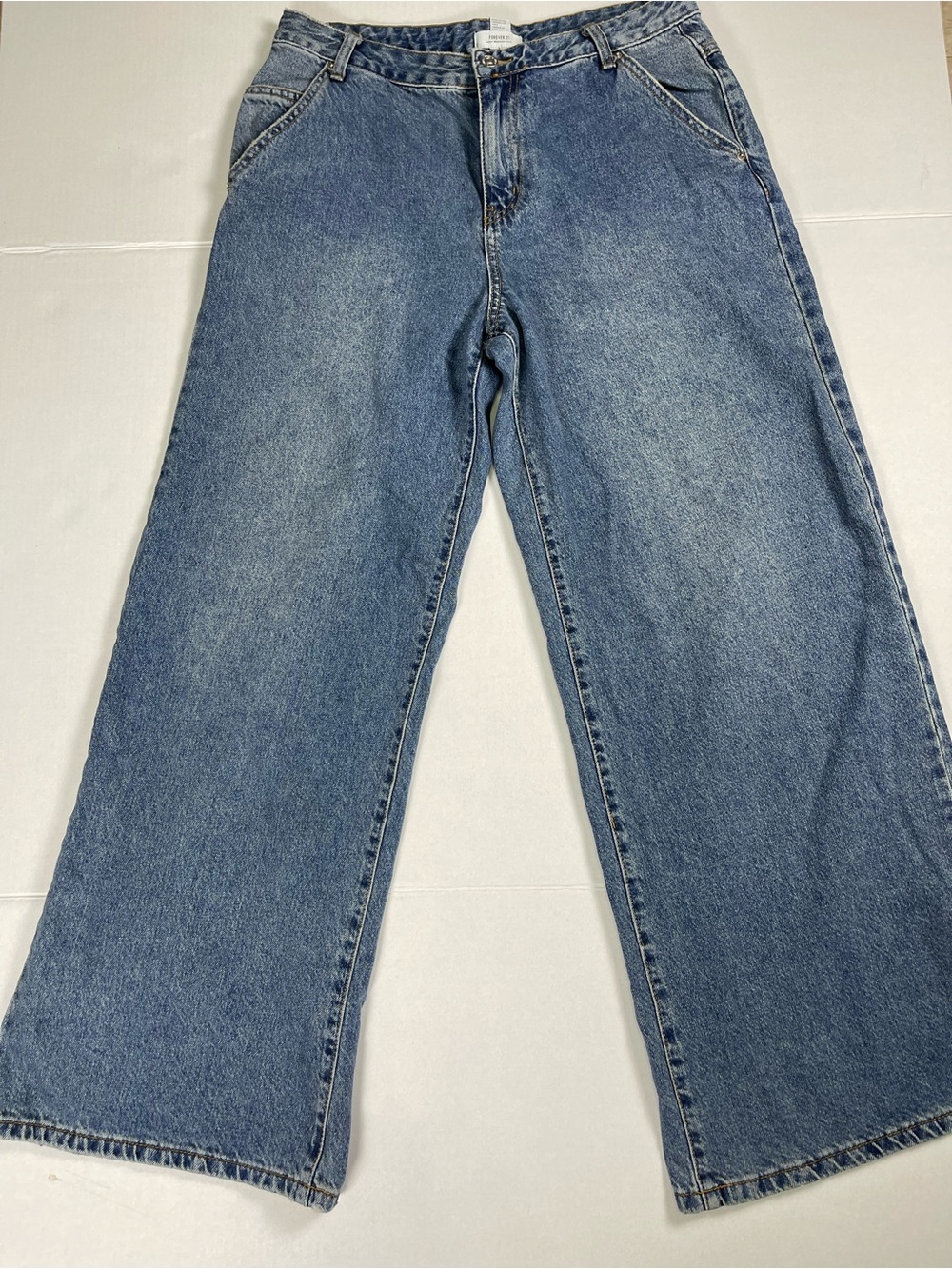 F21 Premium High Rise Wide Leg Carpenter Jeans Medium Wash Blue 27 (Measures 32)